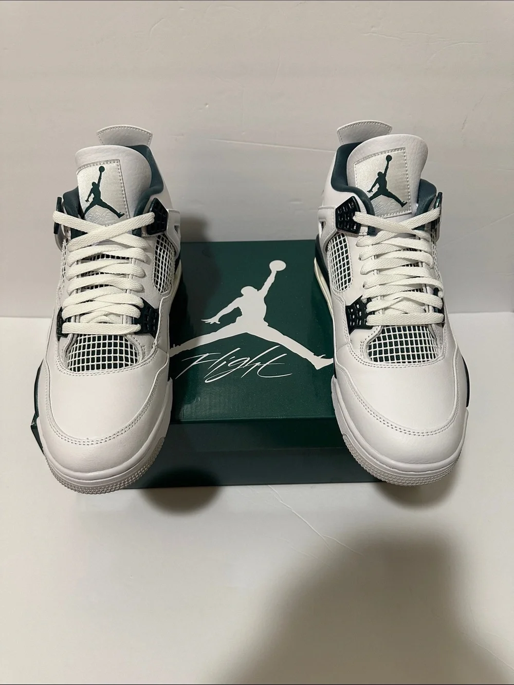 Jordan Retro 4 Men’s Sneakers - White / Dark Green